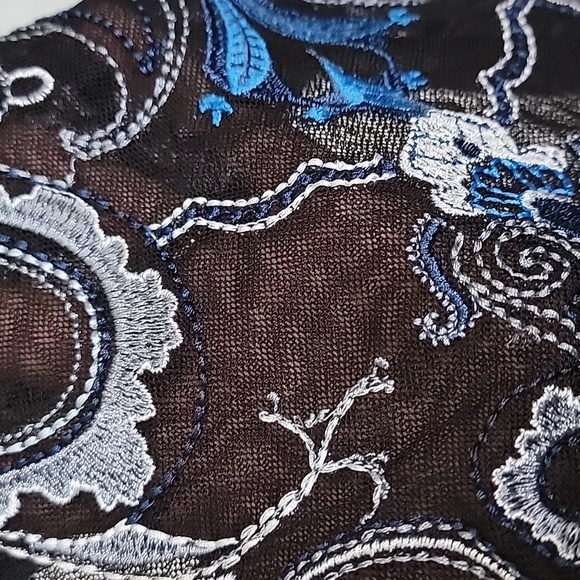 White House Black Market Embroidery Sheer Mesh Tops/Size XS - Picture 9 of 10
